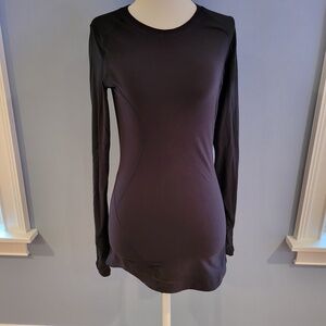 Lululemon Long Sleeve Black Top with Zipper on the Back Size 4